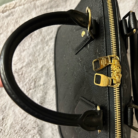 SOLD! 💯 Authentic Louis Vuitton Neo Alma PM in Empriente Leather - Picture 9 of 14